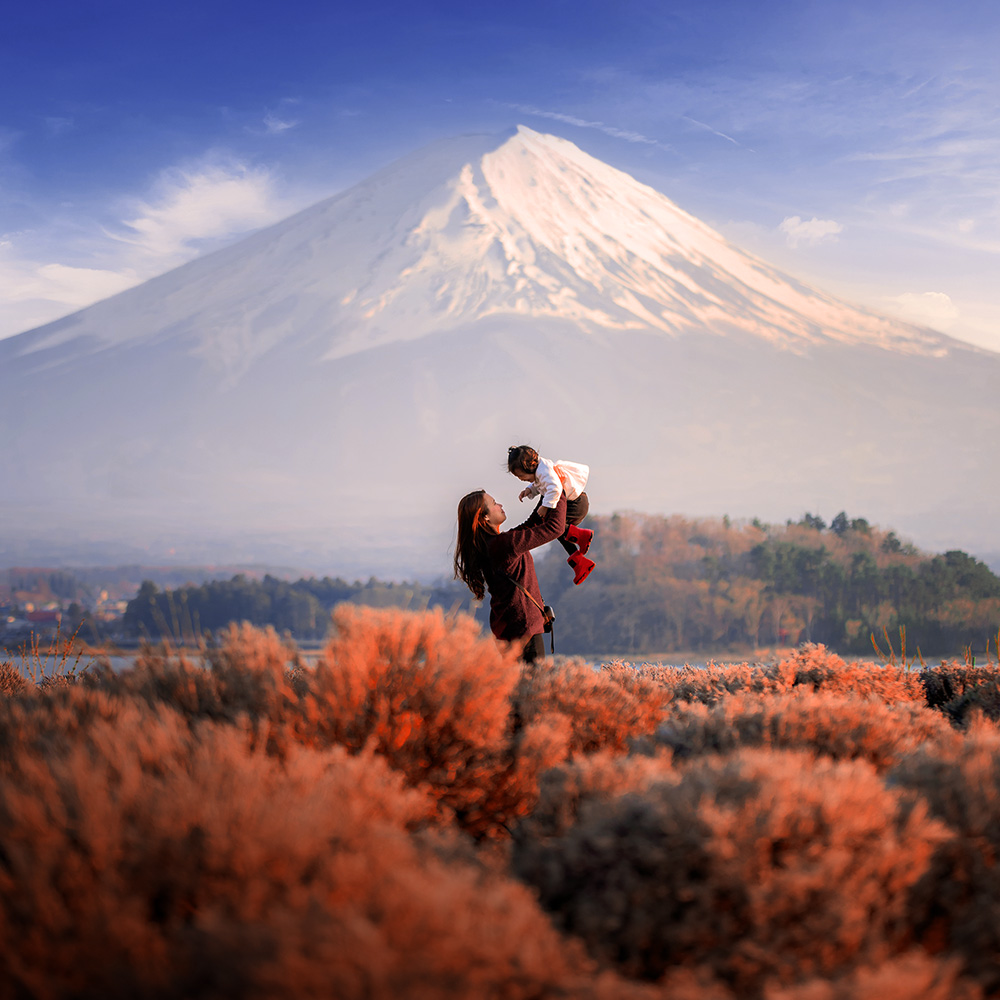 young asian family with son and daughter on vacation; image use for HSBC Philippines premier welcome offer page